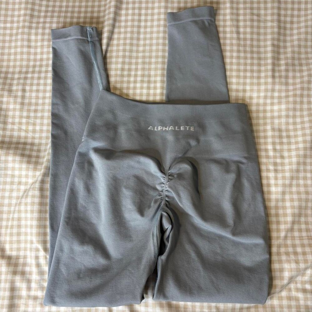 Alphalete Amplify Leggings in Utility Grey
